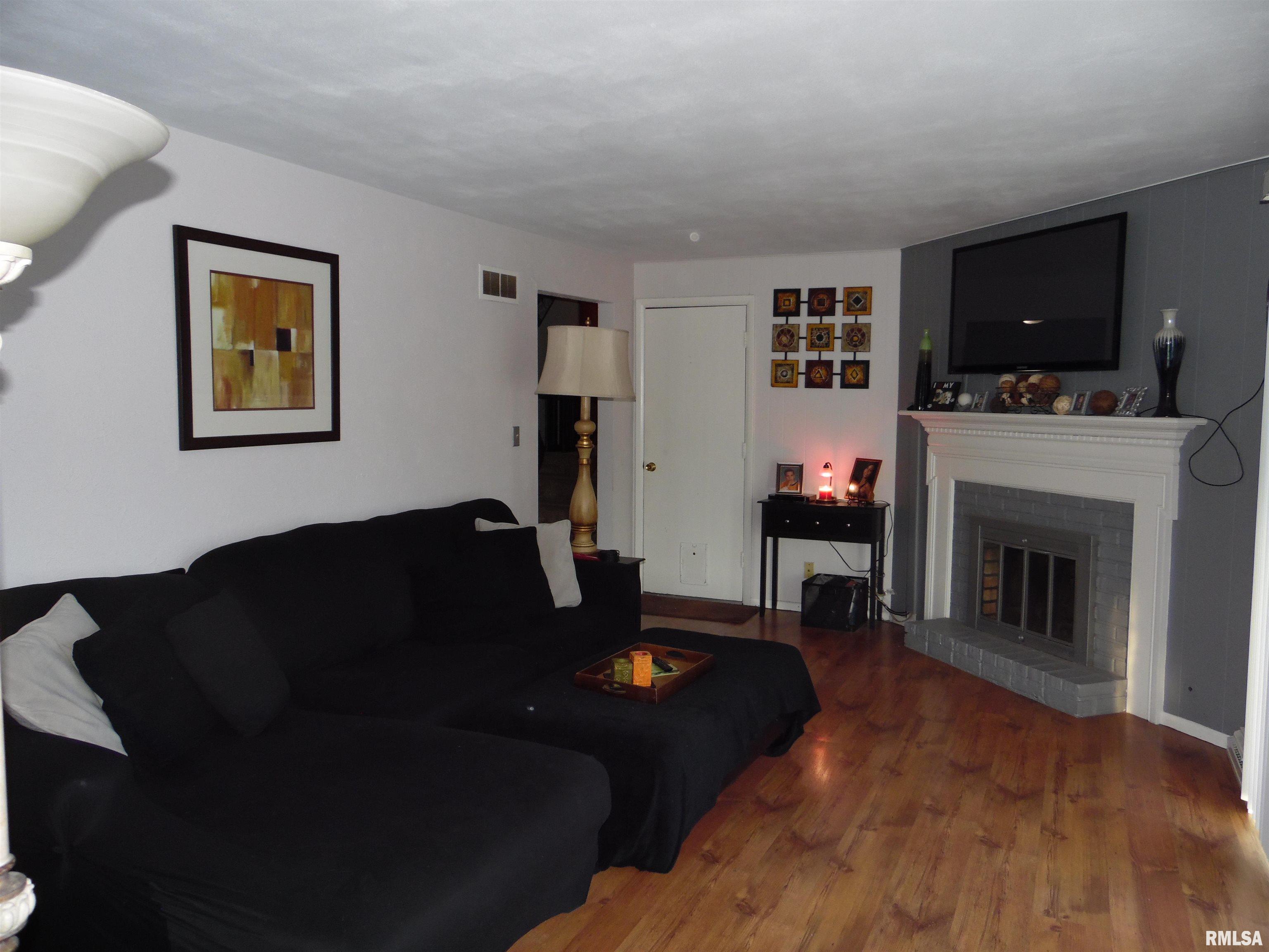 814 West Raven Road Peoria, IL 61615 - Photo 17 of 36 Gallery Image 17