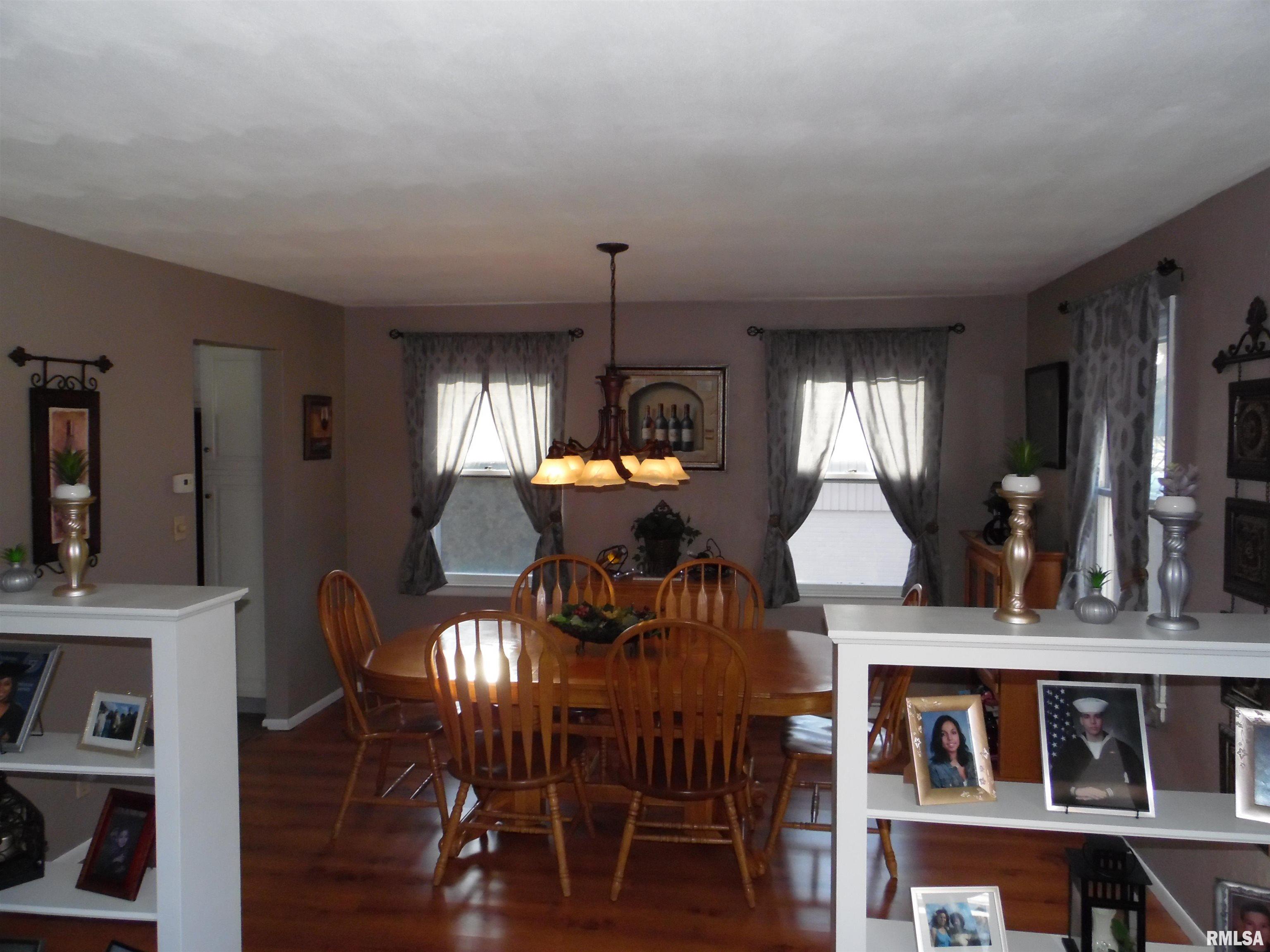 814 West Raven Road Peoria, IL 61615 - Photo 5 of 36 Gallery Image 5