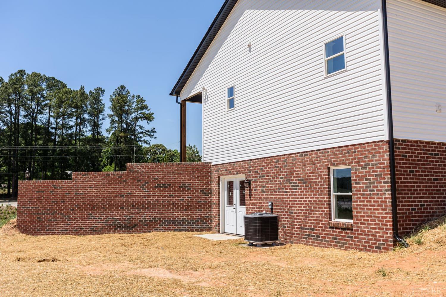 9740 Oakville Road Gladstone, VA 24553 - Photo 72 of 75 a view of a house with a snow