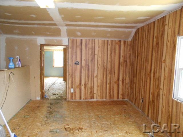 11451 Addison Road North Adams, MI 49262 - Photo 8 of 19 31350675-7.JPG