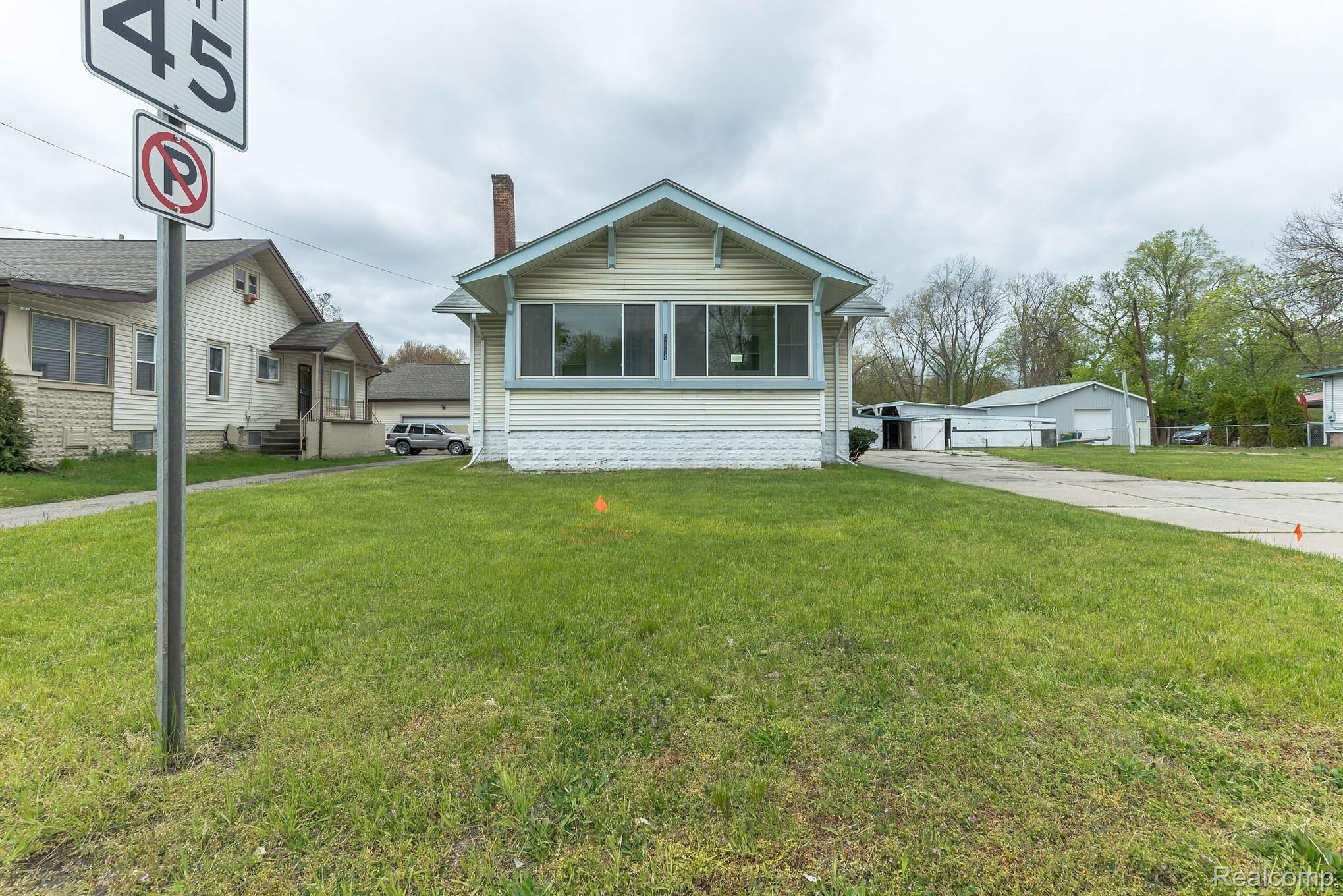 5894 Wayne Road Romulus, MI 48174 - Photo 1 of 30 XA9A0002-6135593.jpg