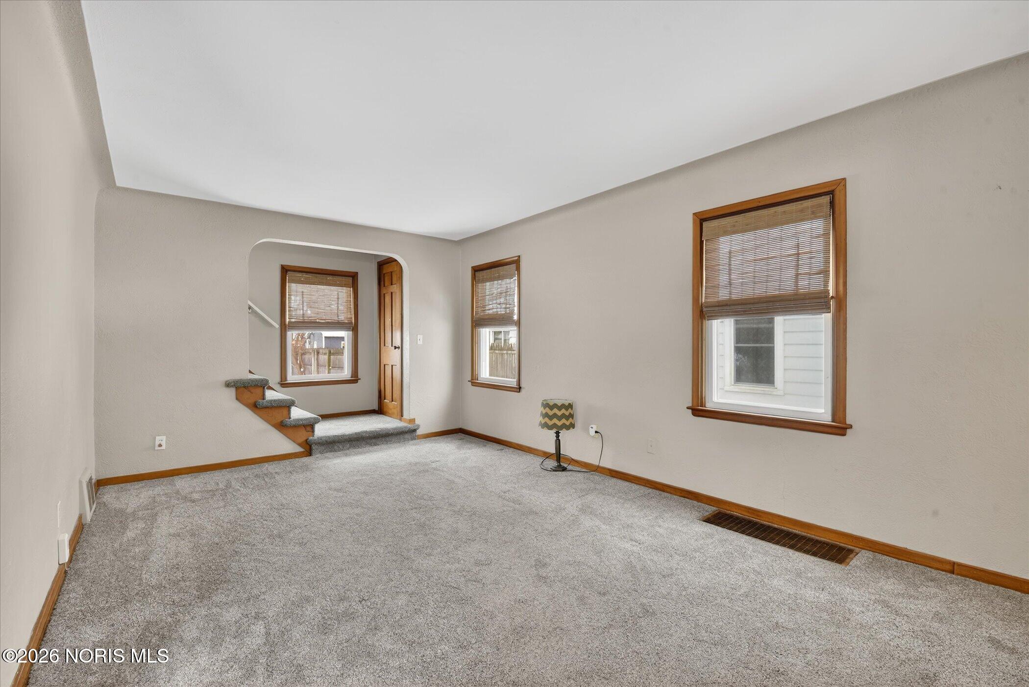 4214 Grantley Road Toledo, OH 43613 - Photo 4 of 39 09-4214-Grantley-Rd-Toledo-OH-43613-Wind
