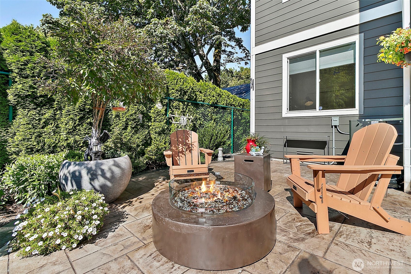 4917 Northeast 8th Street Renton, WA 98059 - Photo 31 of 37 a living room with furniture and a potted plant