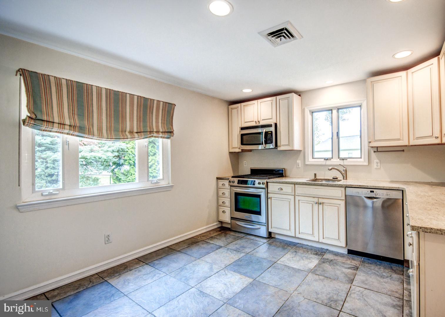 9 Morris Circle Wayne, PA 19087 - Photo 9 of 30 Kitchen