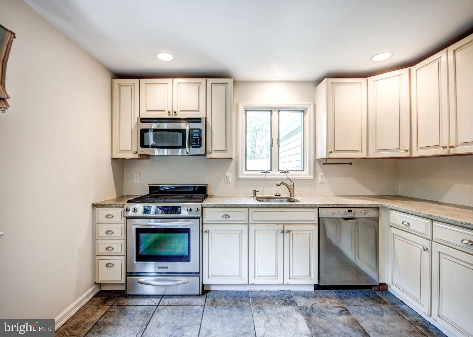 9 Morris Circle Wayne, PA 19087 - Photo 10 of 30 Kitchen
