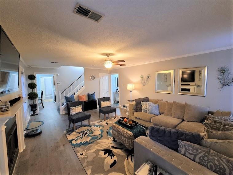 5285 Orangewood Road Memphis, TN 38134 - Photo 6 of 25 Another view of the great living room -