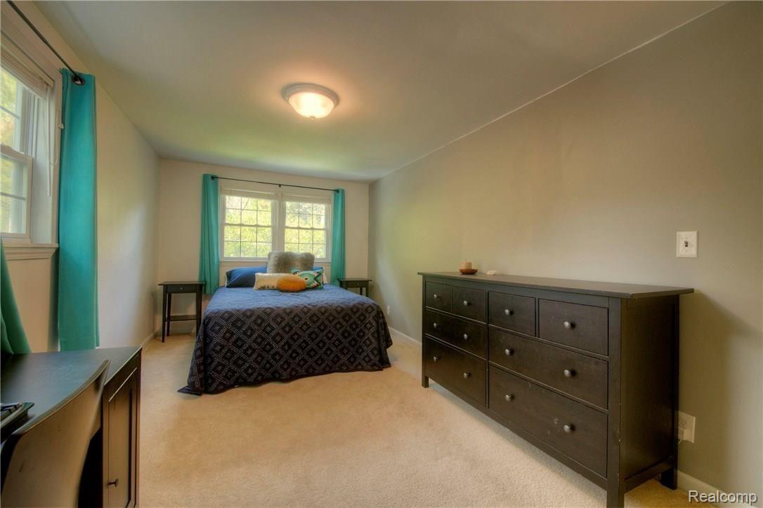 39510 Koppernick Road Canton, MI 48187 - Photo 22 of 31 21 bed2 (2).jpg