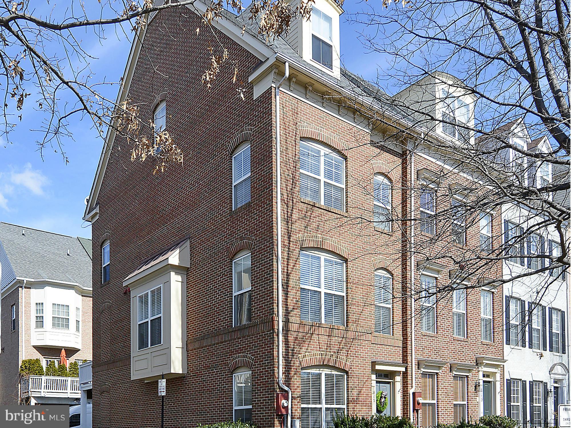 817 G Street Southwest Washington, DC 20024 - Photo 1 of 30 Exterior (Front)