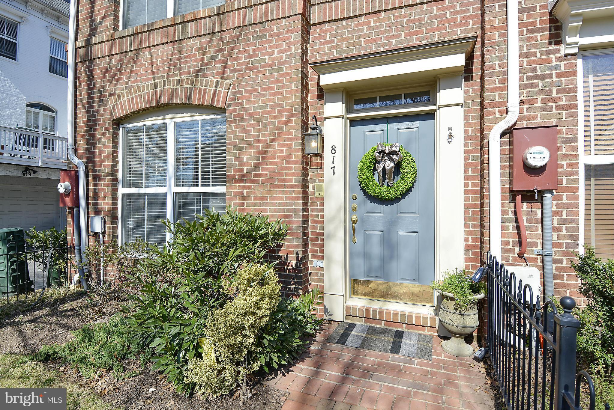 817 G Street Southwest Washington, DC 20024 - Photo 2 of 30 Exterior (Front)