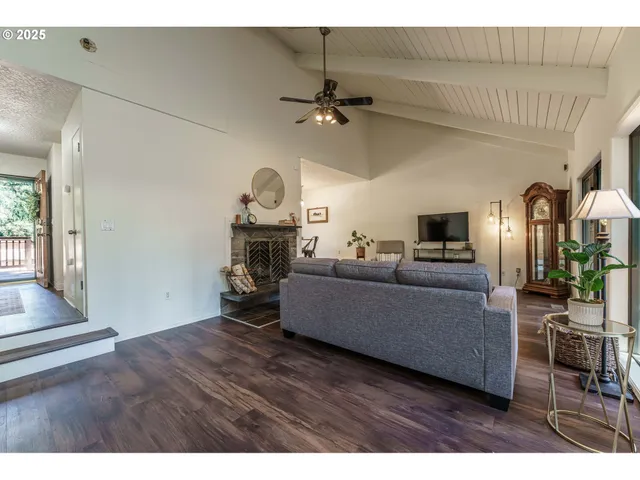 $334,900 | 13513 Northeast 22nd Street, Vancouver, WA 98682