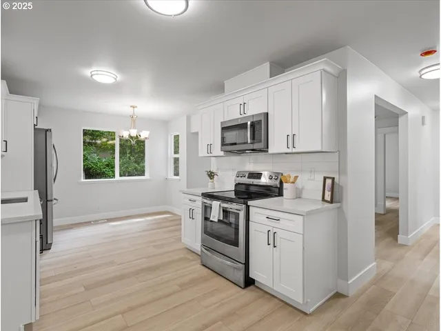 $825,000 | 234 Northeast Cleveland Avenue, Gresham, OR 97030