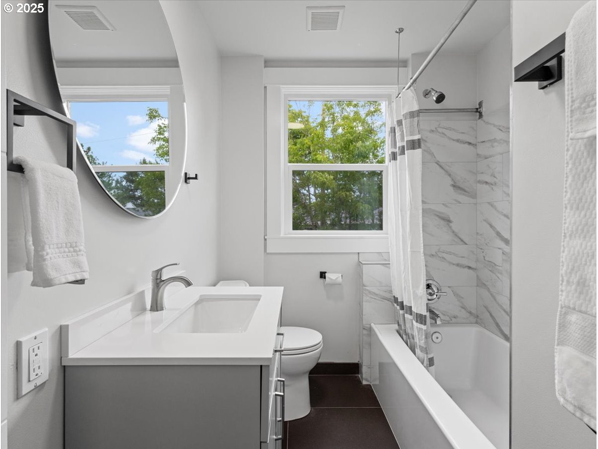 234 Northeast Cleveland Avenue Gresham, OR 97030 - Photo 19 of 37