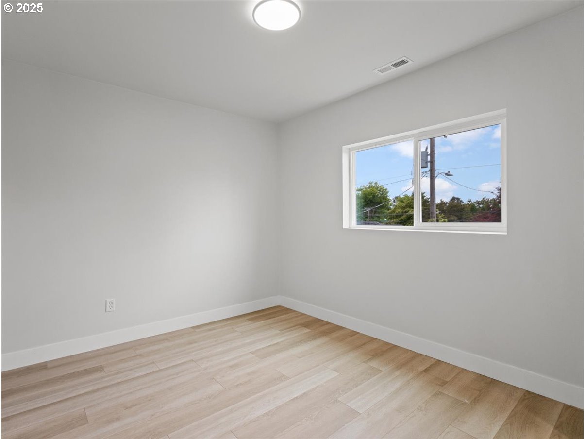 234 Northeast Cleveland Avenue Gresham, OR 97030 - Photo 29 of 37