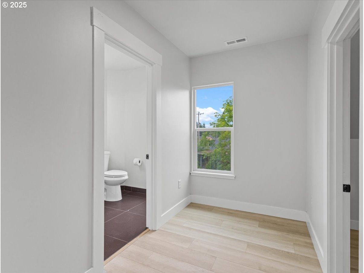 234 Northeast Cleveland Avenue Gresham, OR 97030 - Photo 30 of 37