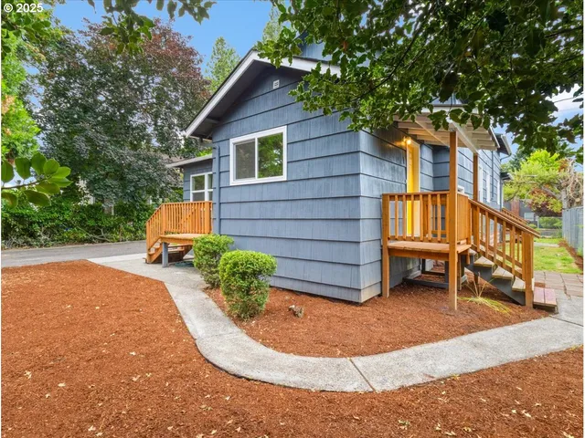 $825,000 | 234 Northeast Cleveland Avenue, Gresham, OR 97030