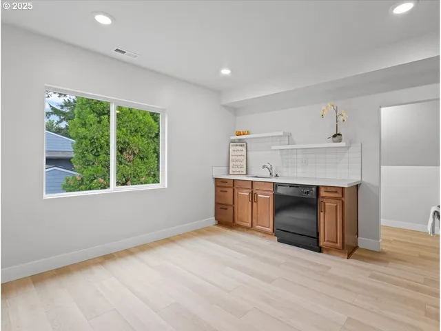 $825,000 | 234 Northeast Cleveland Avenue, Gresham, OR 97030