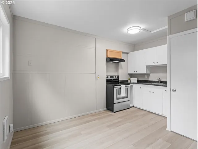 $825,000 | 234 Northeast Cleveland Avenue, Gresham, OR 97030