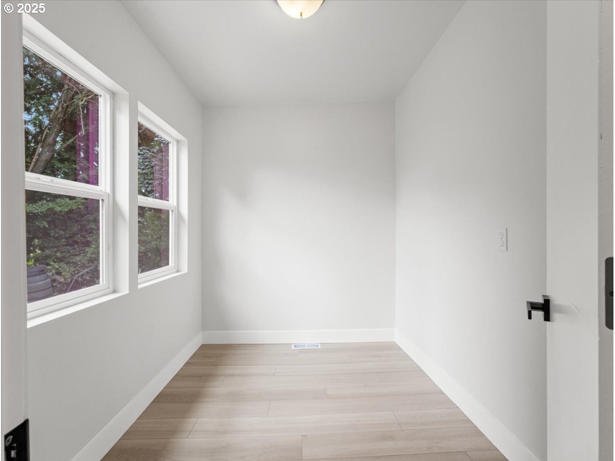 234 Northeast Cleveland Avenue Gresham, OR 97030 - Photo 10 of 37