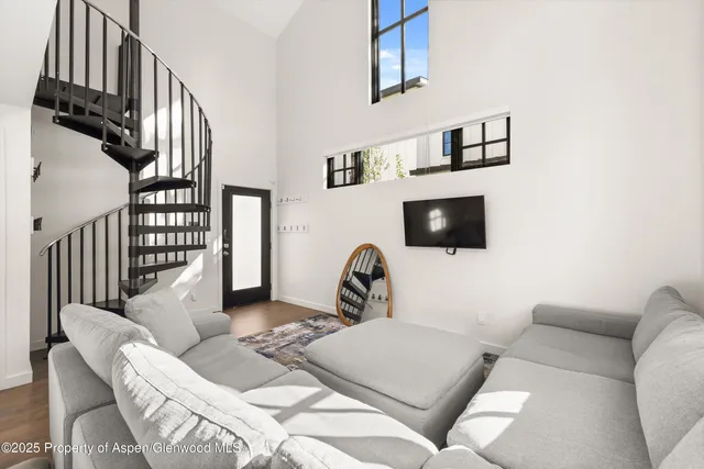 $4,995,000 | 373-375 Apple Drive, Basalt, CO 81621