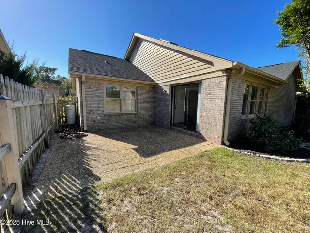 $2,300 | 347 Chattooga Place, Wilmington, NC 28412