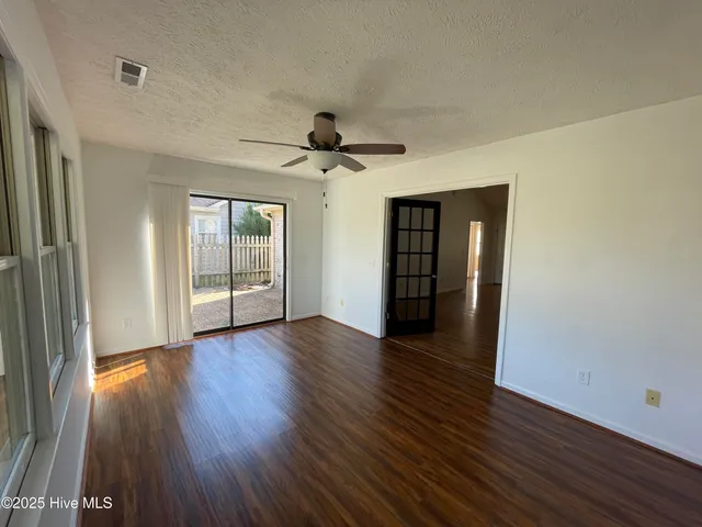 $2,300 | 347 Chattooga Place, Wilmington, NC 28412