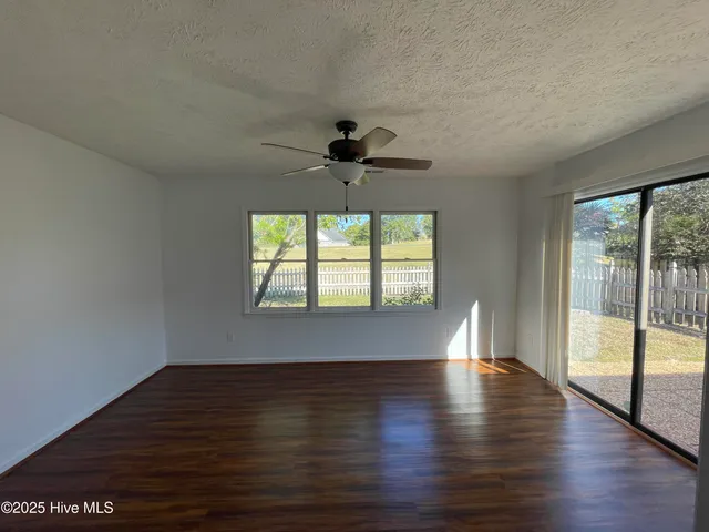 $2,300 | 347 Chattooga Place, Wilmington, NC 28412