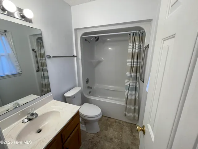 $2,300 | 347 Chattooga Place, Wilmington, NC 28412