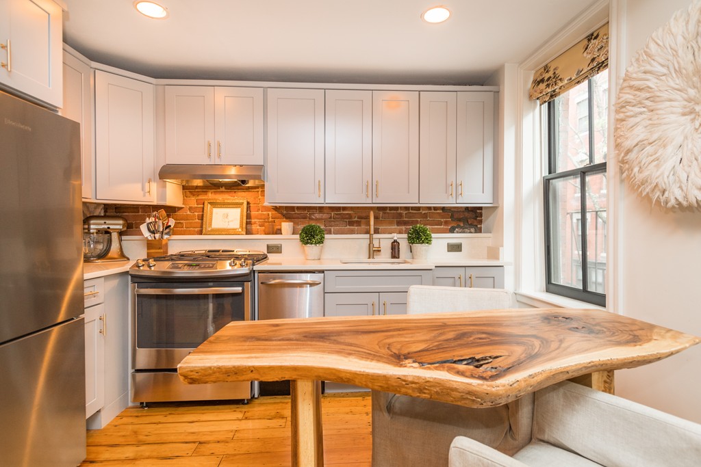 42 Garden Street, Unit 2 Boston, MA 02114 - Photo 4 of 10