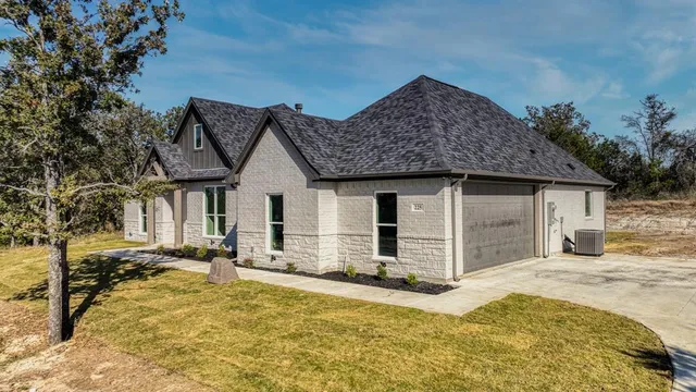 $460,000 | 225 Jefferson Way, Weatherford, TX 76088