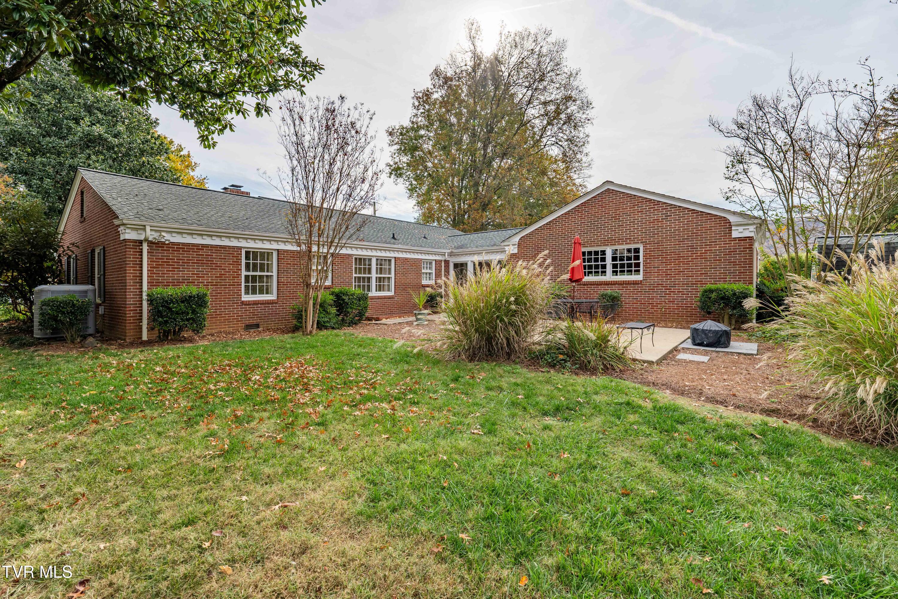 324 High Ridge Road Kingsport, TN 37660 - Photo 18 of 54 324 High Ridge Rd (16 of 61)