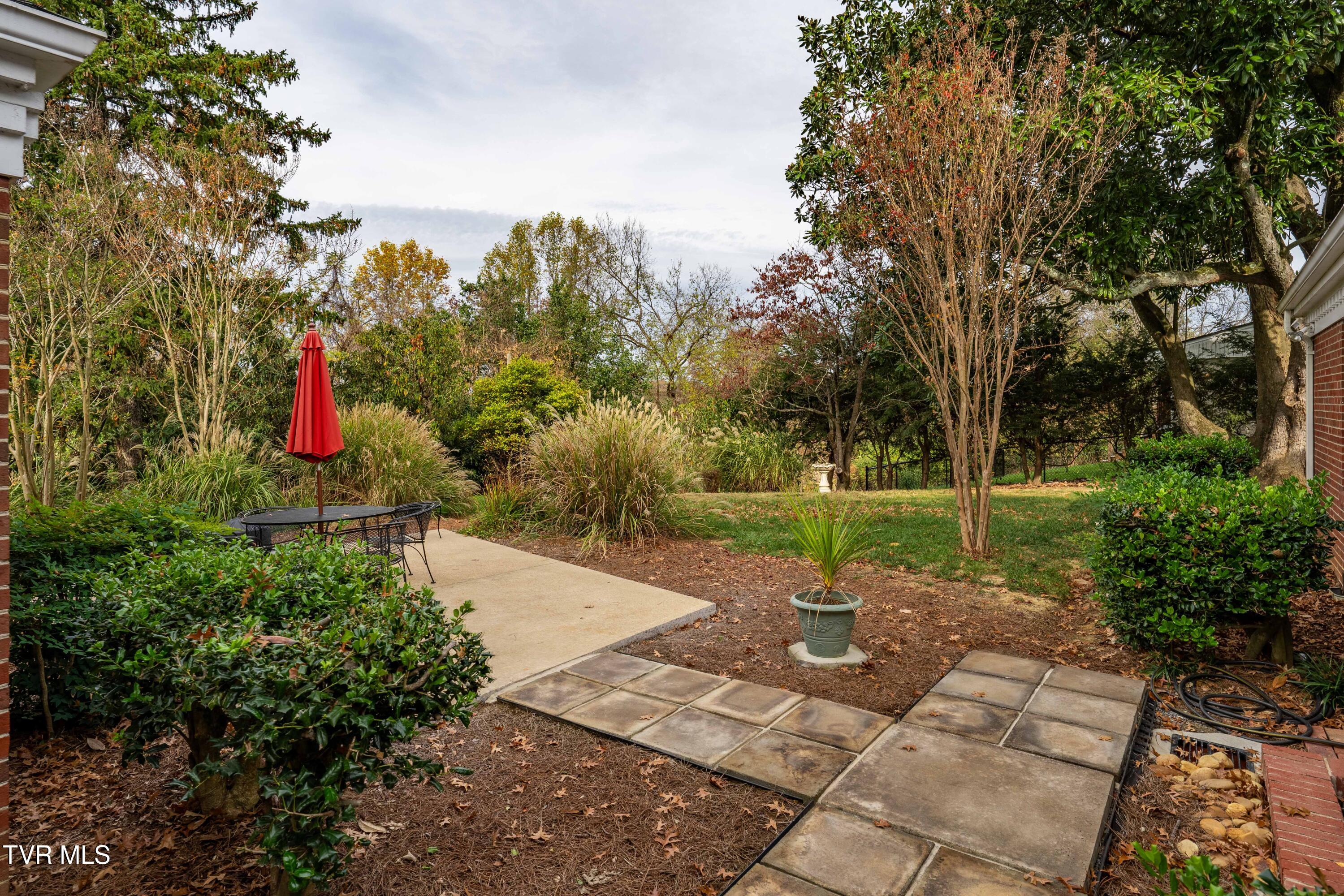 324 High Ridge Road Kingsport, TN 37660 - Photo 7 of 54 324 High Ridge Rd (19 of 61)