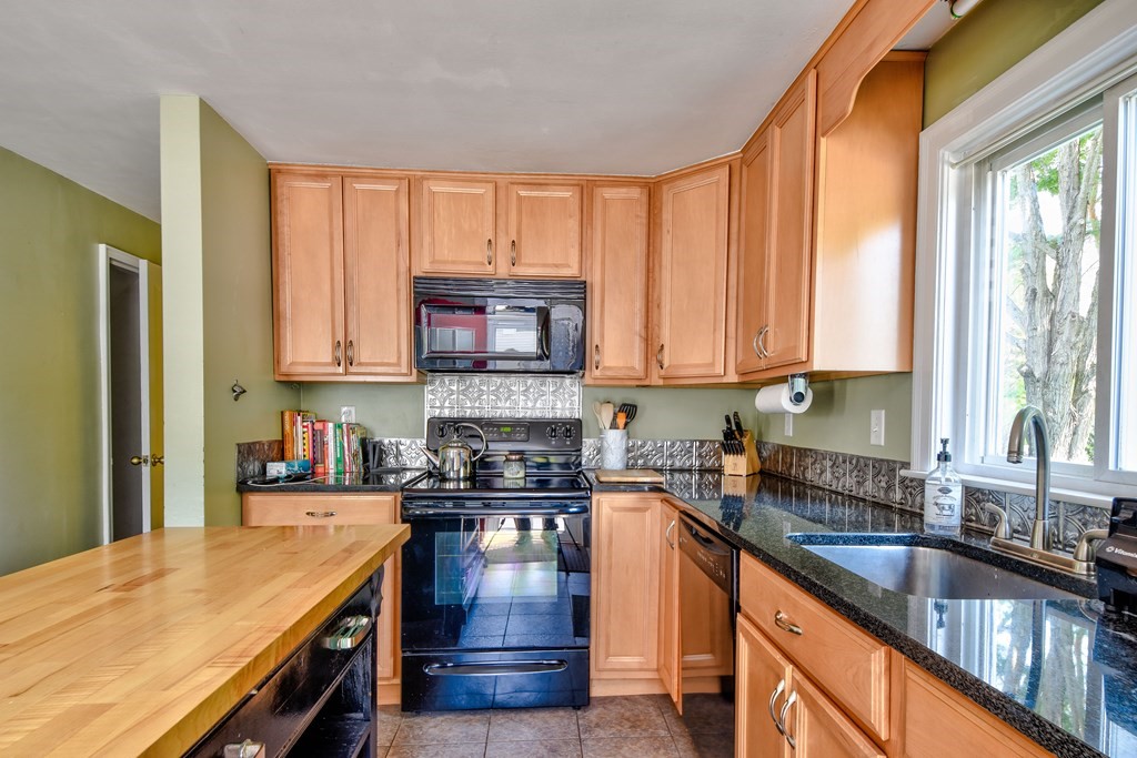 5 Oakvale Road Framingham, MA 01701 - Photo 24 of 33