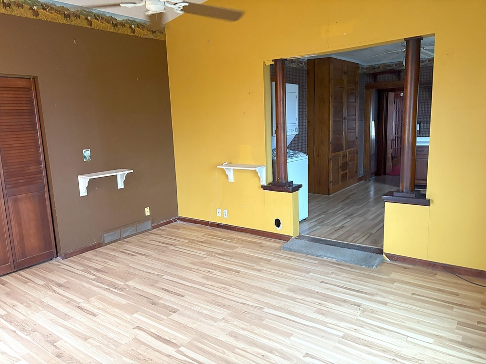 1042 Amboy Road Dixon, IL 61021 - Photo 4 of 36
