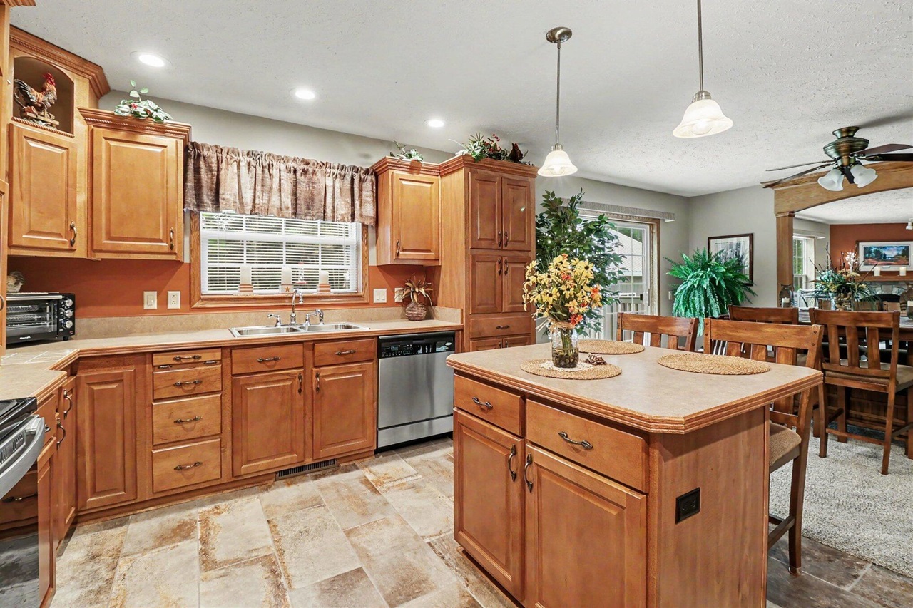 986 West Fox Farm Road Manistee, MI 49660 - Photo 14 of 32