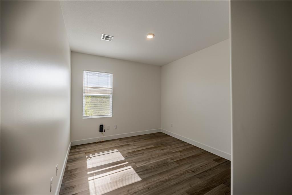 5771 East Bristol Street Wichita, KS 67220 - Photo 6 of 9