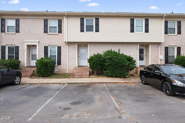 a house view with a outdoor space