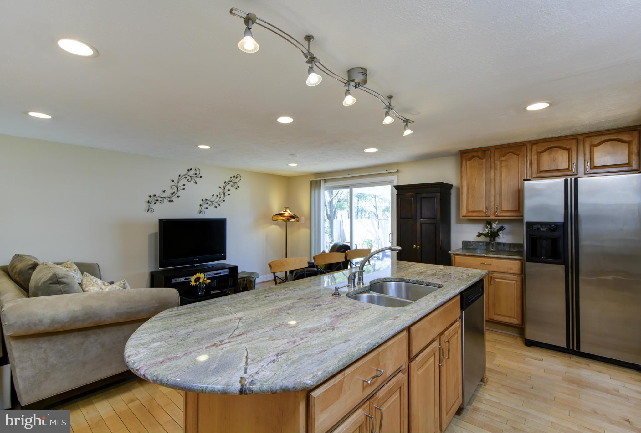 12257 Turkey Wing Court Reston, VA 20191 - Photo 8 of 27 Kitchen