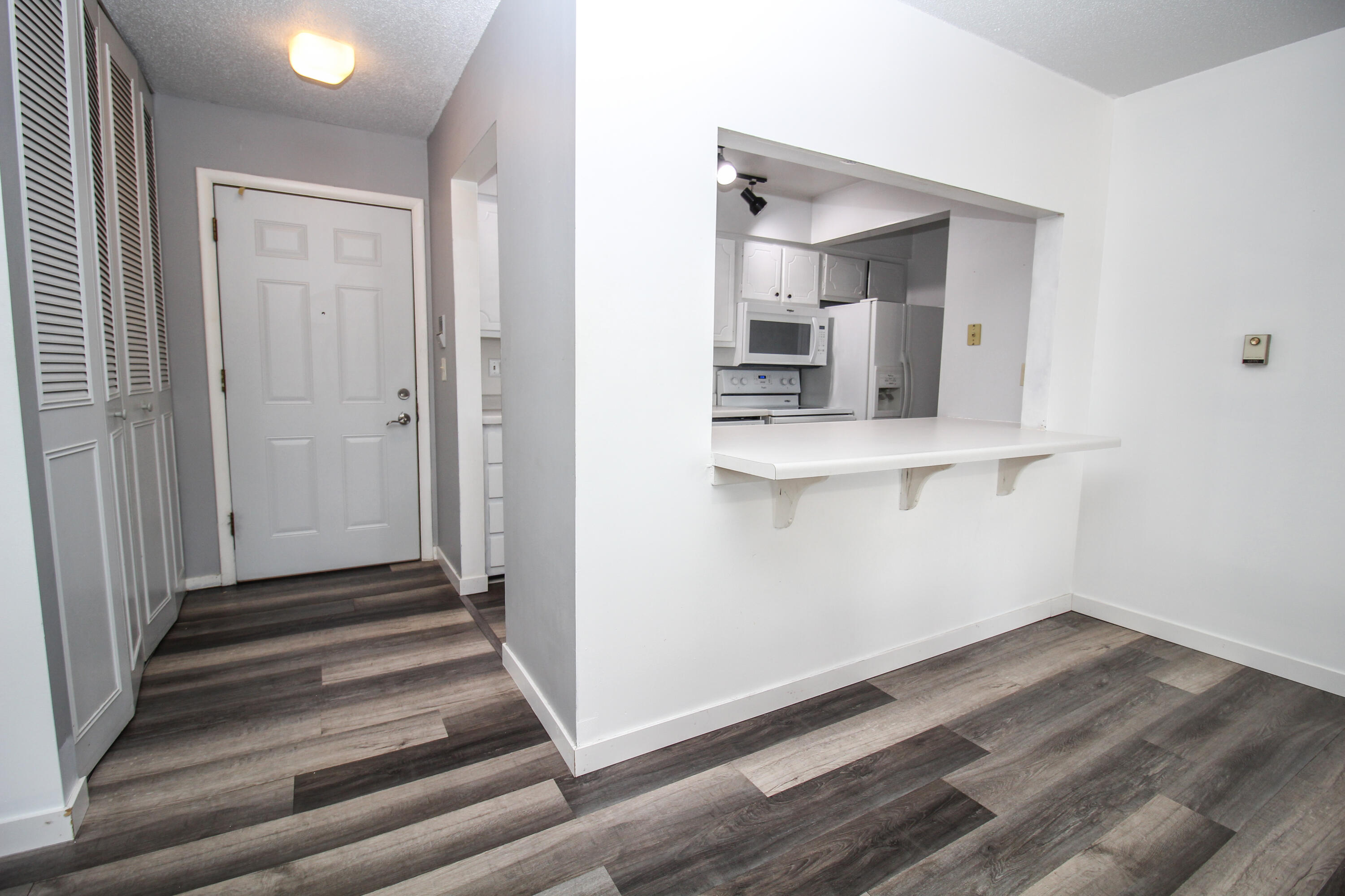 173 East Michigan Avenue, Unit 203B Three Rivers, MI 49093 - Photo 4 of 23 E Michigan-5