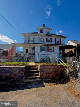 $189,900 | 935 Easton Road, Hellertown, PA 18055