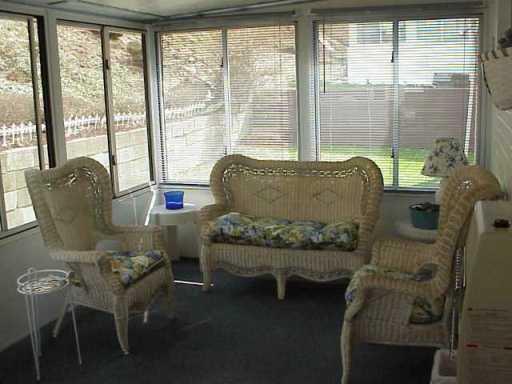 4613 East Willock Road Whitehall, PA 15227 - Photo 3 of 8 Gallery Image 3