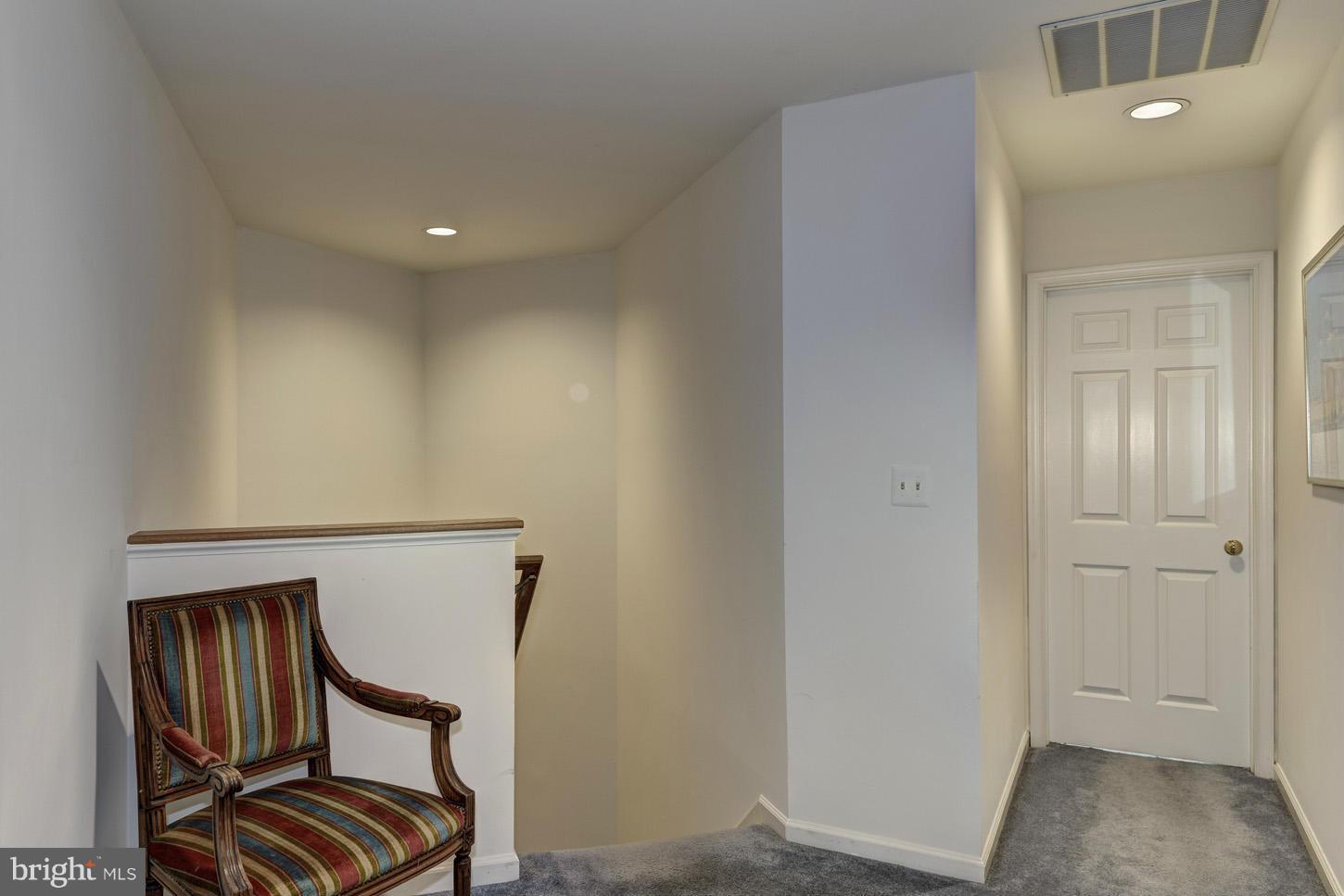 10007 Leafy Avenue Silver Spring, MD 20910 - Photo 15 of 28 Upstairs Foyer