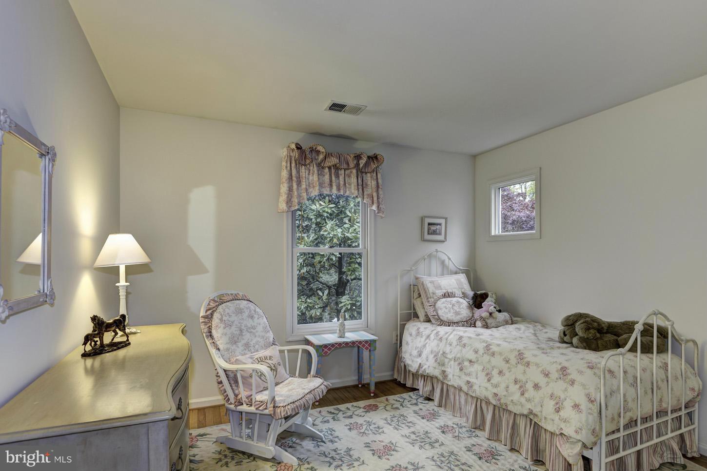 10007 Leafy Avenue Silver Spring, MD 20910 - Photo 16 of 28 Bedroom