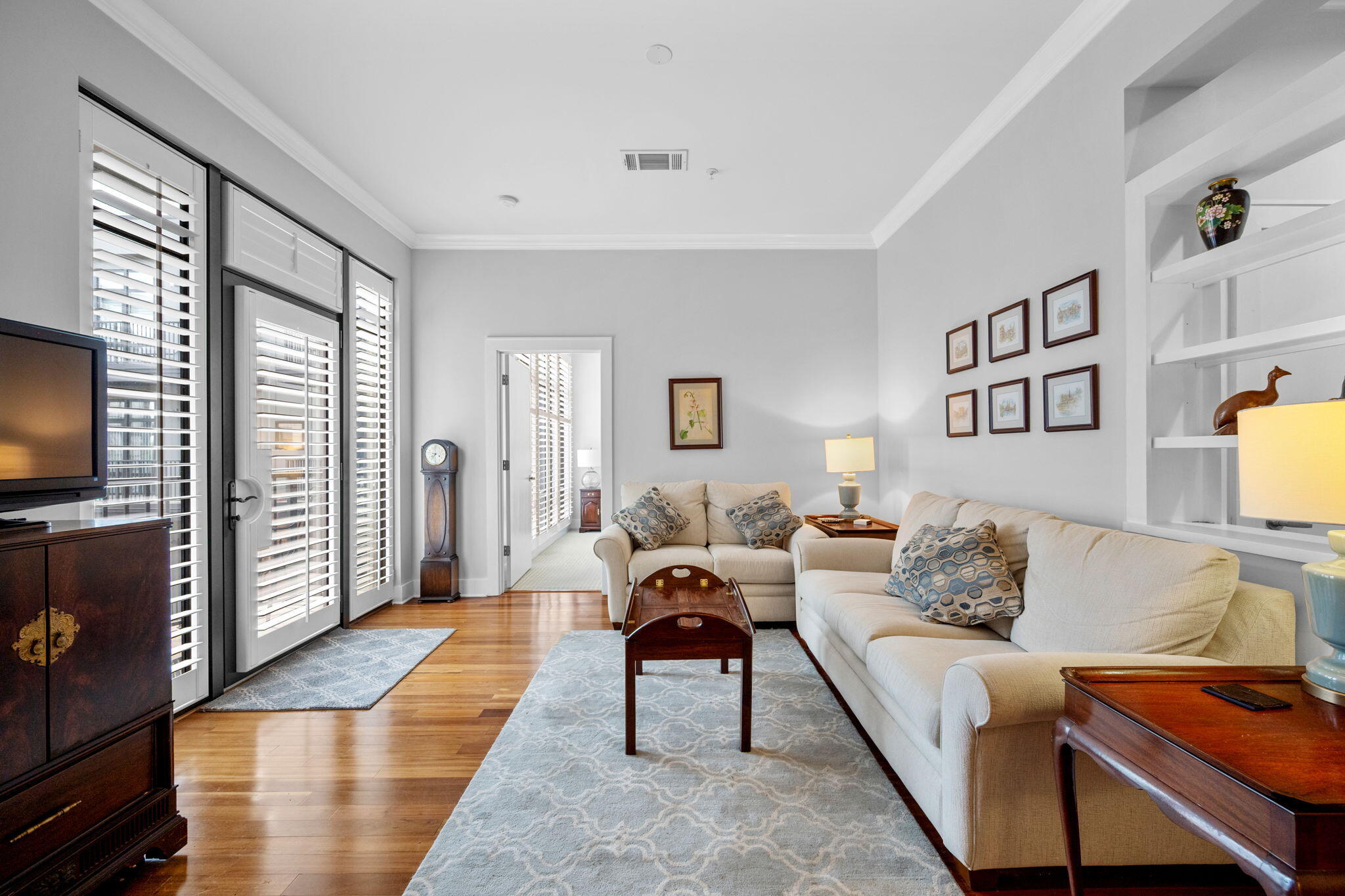 129 Walnut Street, Unit 303 Chattanooga, TN 37403 - Photo 3 of 37 129 Walnut Street, Unit 303