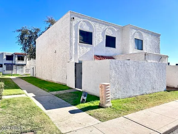 $162,500 | 5205 North 42nd Parkway, Phoenix, AZ 85019