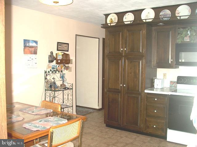 268 Akron Road Ephrata, PA 17522 - Photo 3 of 14 Gallery Image 3