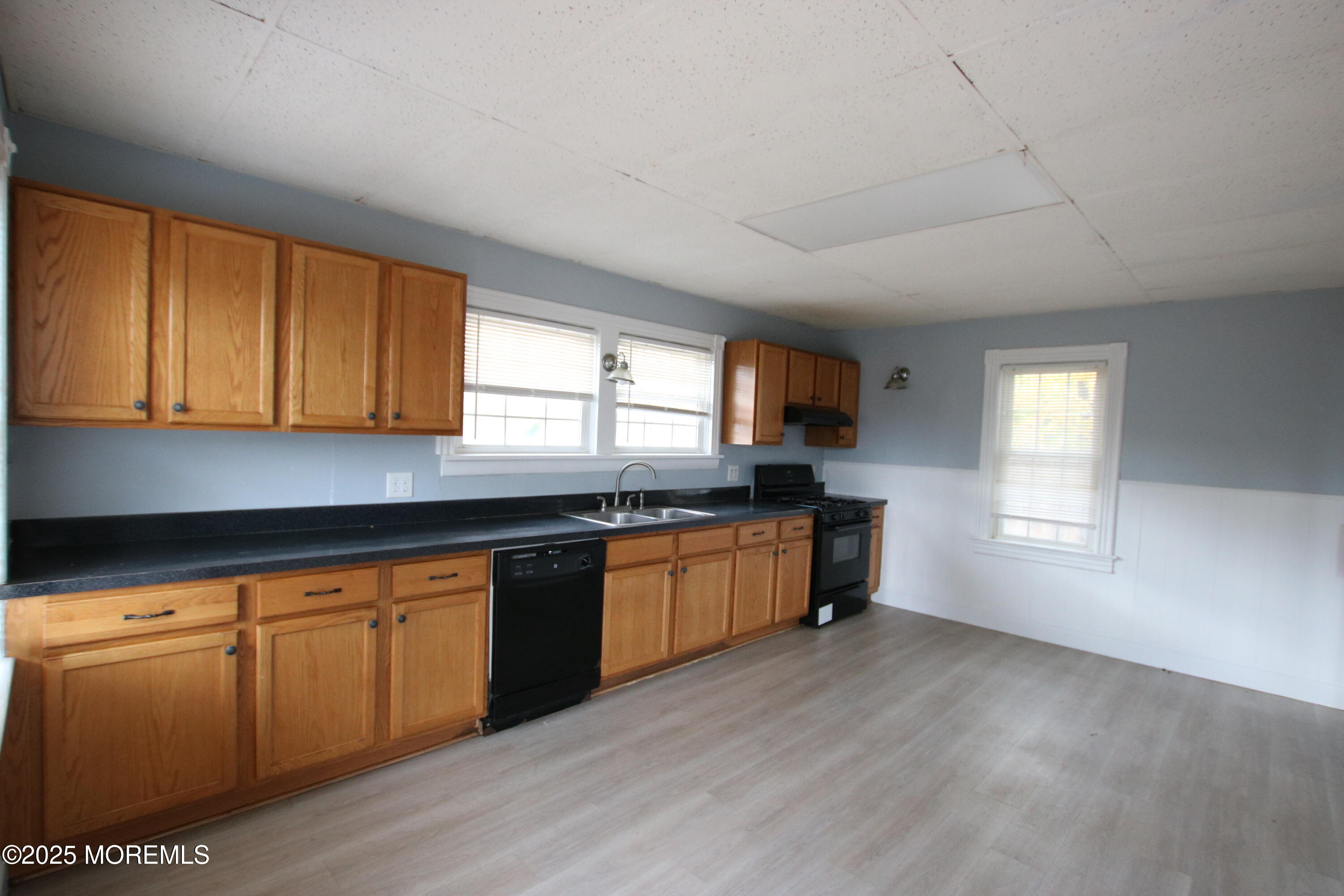 58 Monmouth Road Eatontown, NJ 07724 - Photo 27 of 32 Front House Kitche