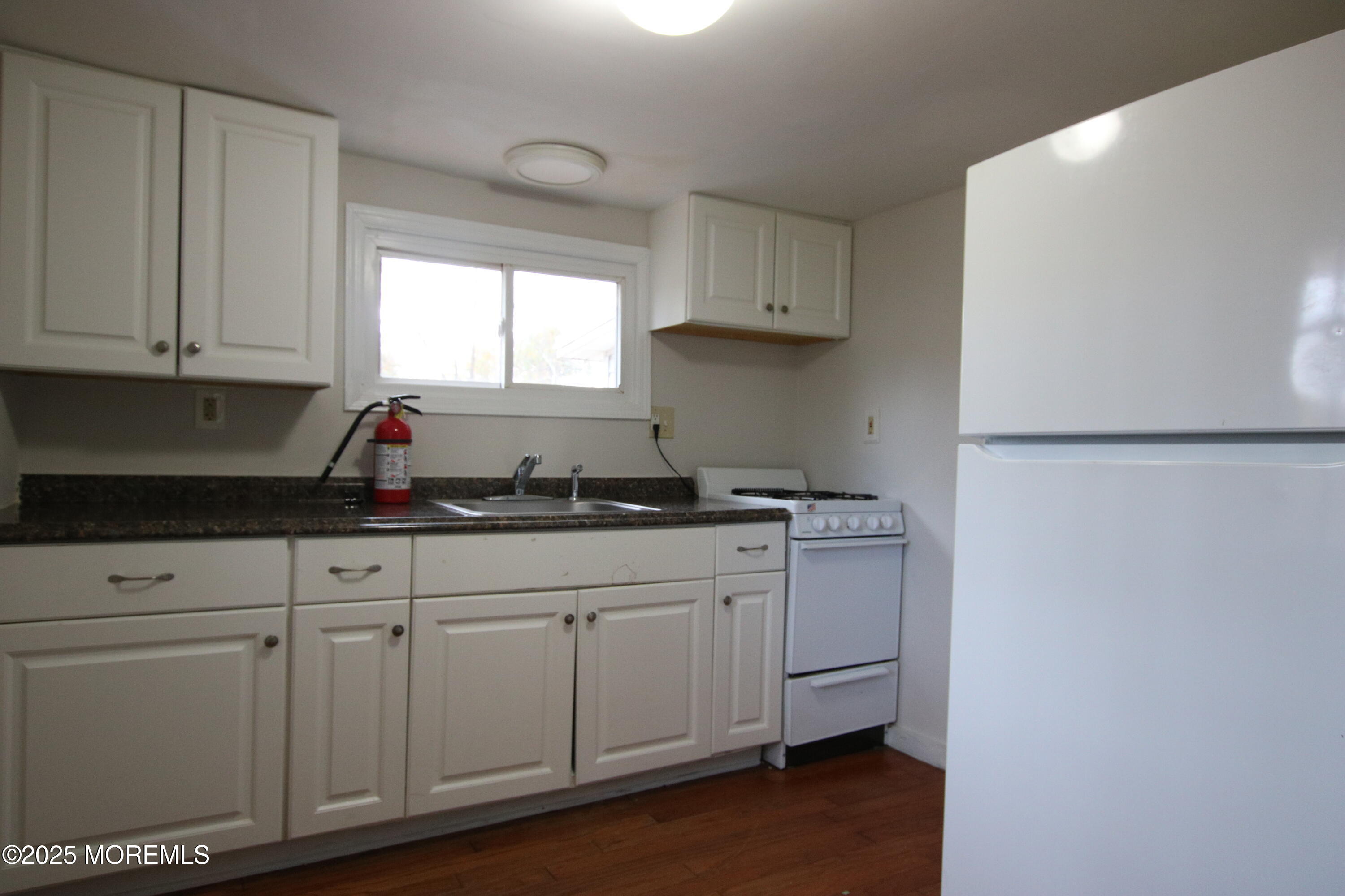 58 Monmouth Road Eatontown, NJ 07724 - Photo 8 of 32 Back House Kitchen