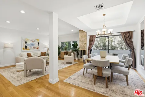 $1,890,000 | 234 South Tower Drive, Unit 3, Beverly Hills, CA 90211