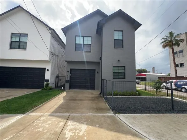 $2,599 | 1423 Holly Street, Houston, TX 77007