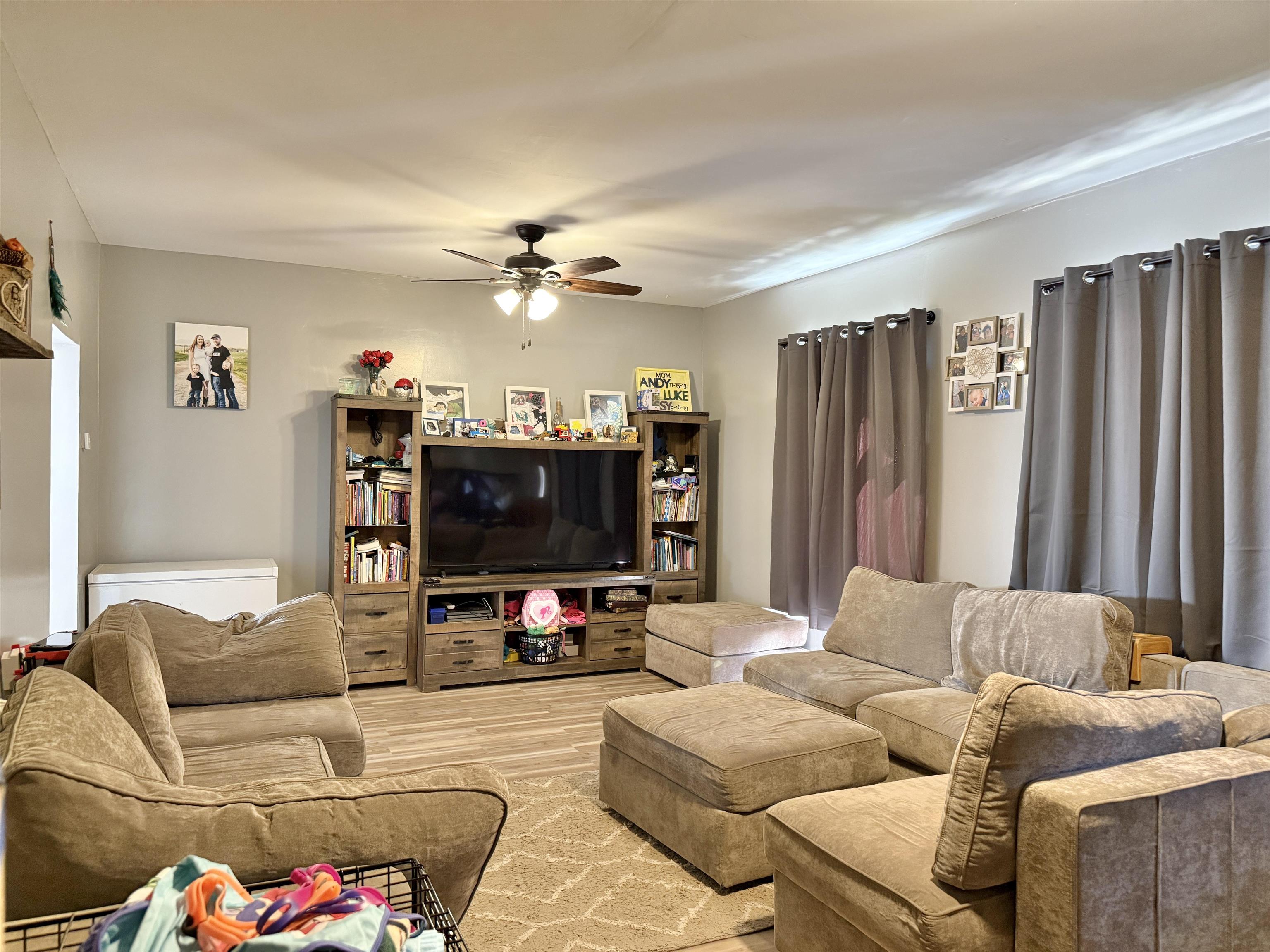 313 Agate Street Kemmerer, WY 83101 - Photo 4 of 29